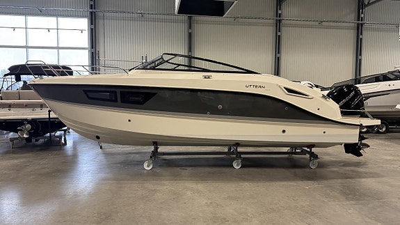 Uttern D 77  Mercury Verado 300