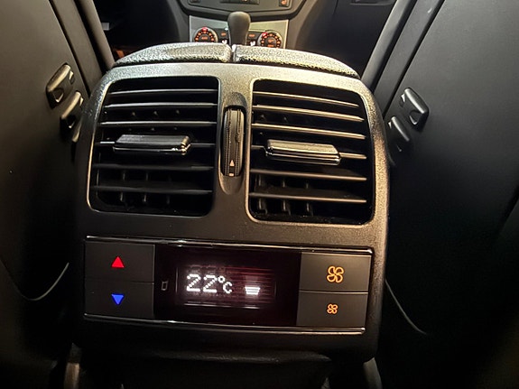 Mercedes-Benz C63 13 of 18