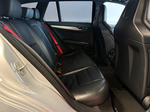 Mercedes-Benz C63 14 of 18