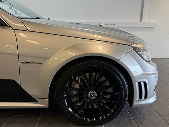 Mercedes-Benz C63 15 of 18