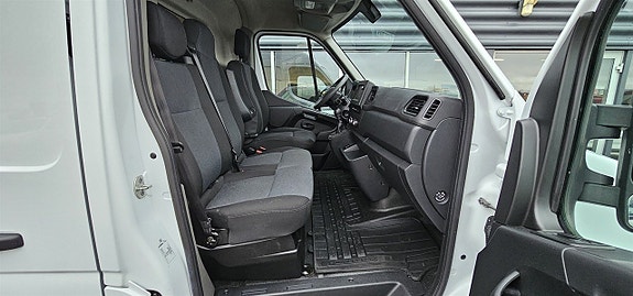 Nissan Interstar 16 of 18