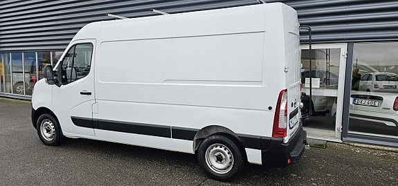 Nissan Interstar 3 of 5