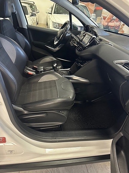 Peugeot 2008 15 of 20