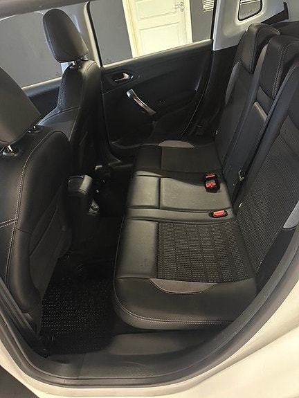 Peugeot 2008 18 of 20