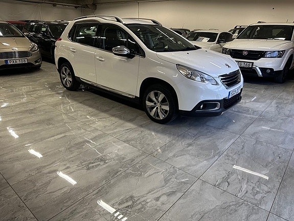 Peugeot 2008 2 of 5