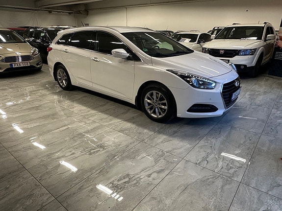 Hyundai i40 2 of 23