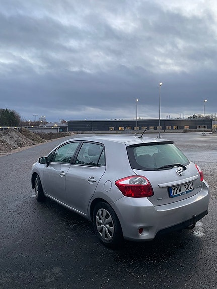 Toyota Auris 6 of 20