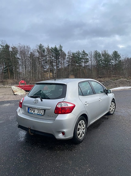 Toyota Auris 13 of 20