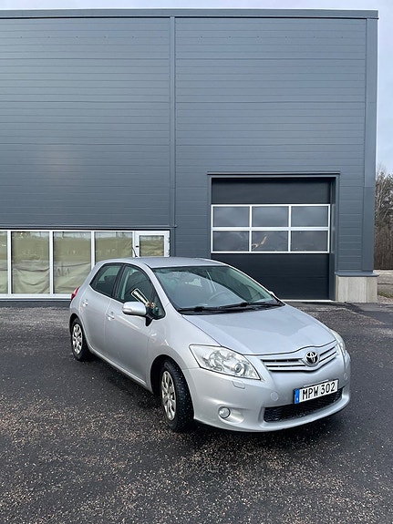 Toyota Auris 10 of 20