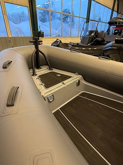 Brig Navigator 20 – Premium RIB med Mercury 115 Pro XS 9 of 11