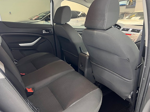 Ford Kuga 23 of 23