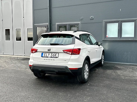 Seat Arona 3 of 5