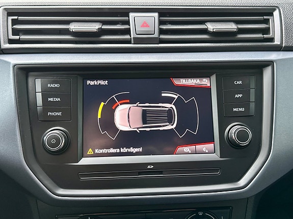 Seat Arona 14 of 20