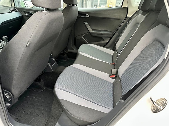 Seat Arona 9 of 20