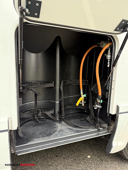 Niesmann ARTO 88F 7 of 27