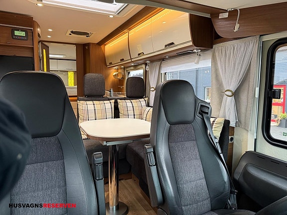 Niesmann ARTO 88F 11 of 27