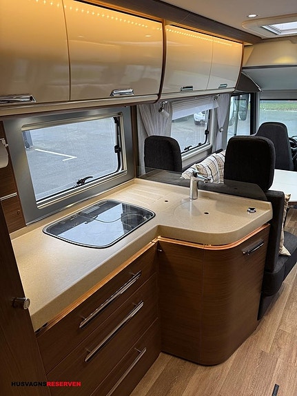 Niesmann ARTO 88F 22 of 27