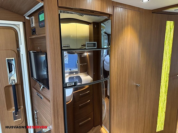 Niesmann ARTO 88F 19 of 27