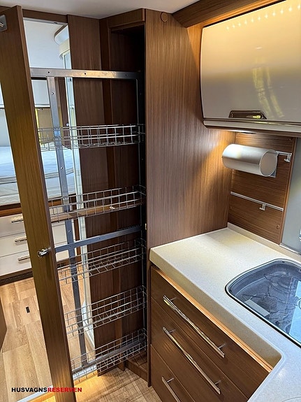 Niesmann ARTO 88F 23 of 27