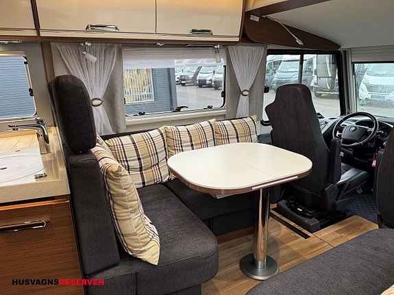 Niesmann ARTO 88F 17 of 27