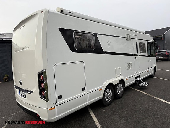 Niesmann ARTO 88F 2 of 27