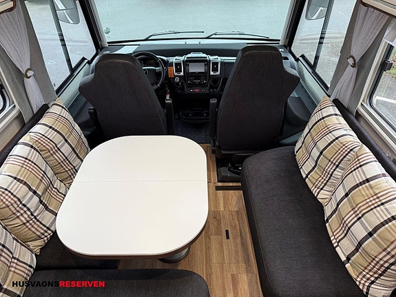 Niesmann ARTO 88F 16 of 27