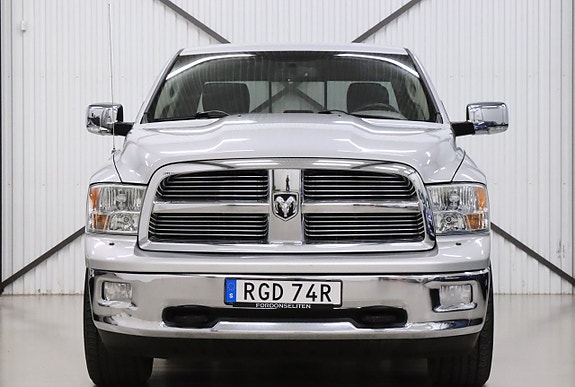 Dodge RAM 1500 2 of 5