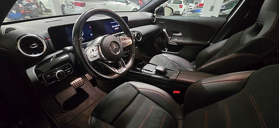 Mercedes-Benz A250 e 7 of 9