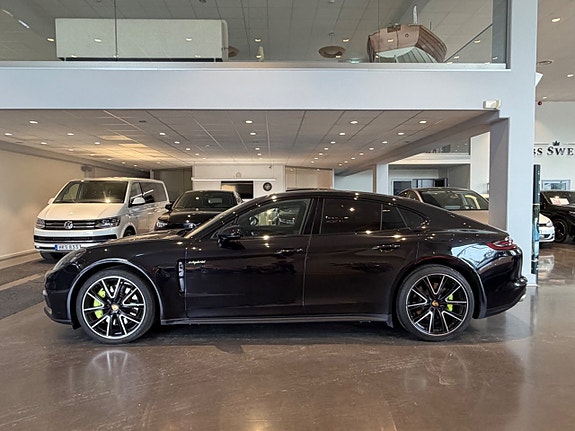 Porsche Panamera 4 2 of 5