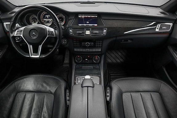 Mercedes-Benz CLS350 2 of 5