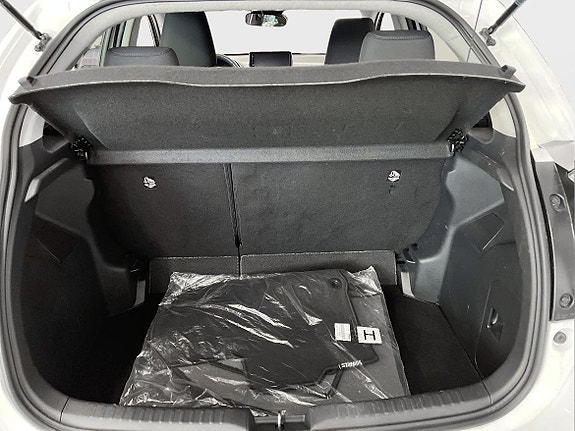 Toyota Yaris 13 of 15