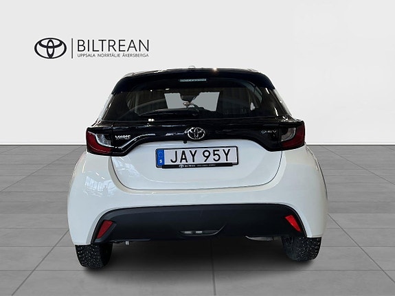 Toyota Yaris 6 of 15