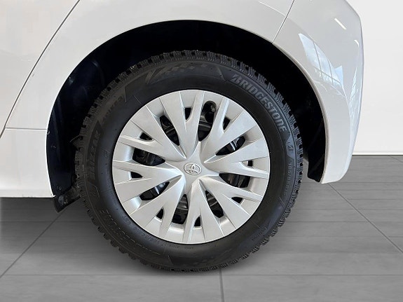Toyota Yaris 14 of 15