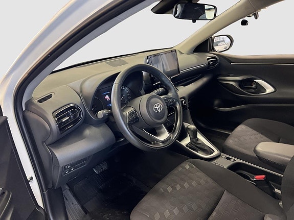 Toyota Yaris 9 of 15