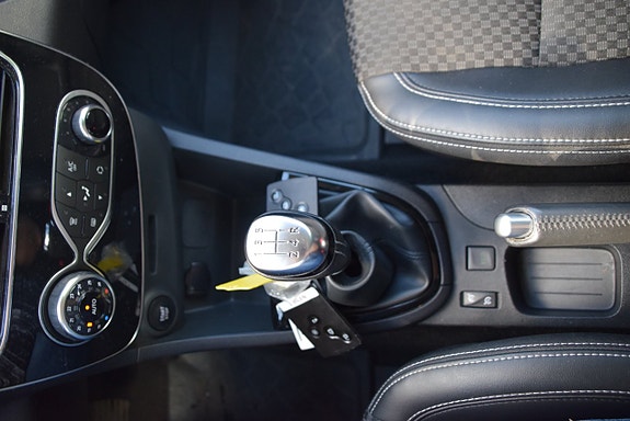Renault Clio 16 of 23