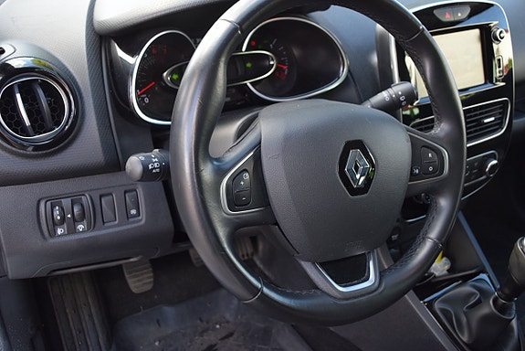 Renault Clio 19 of 23
