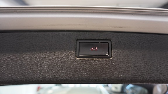 Volkswagen Passat Alltrack 8 of 26