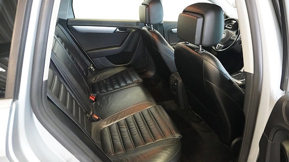 Volkswagen Passat Alltrack 11 of 26