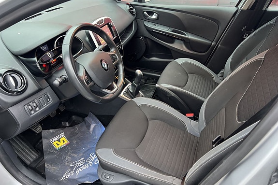 Renault Clio 14 of 22