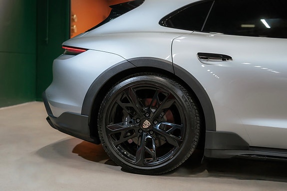 Porsche Taycan 4 8 of 27