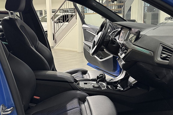 BMW 118i 7 of 12