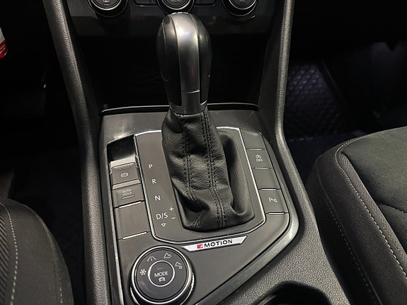 Volkswagen Tiguan 12 of 19