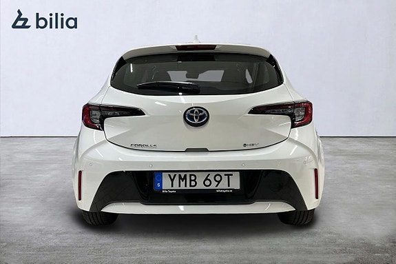 Toyota Corolla 4 of 5
