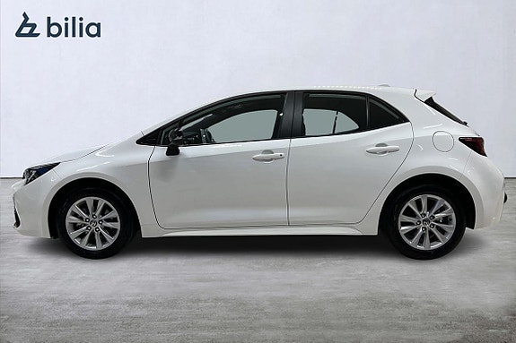 Toyota Corolla 3 of 5