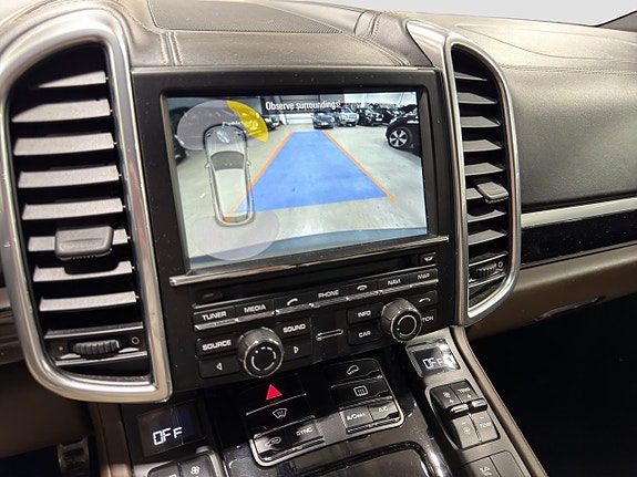 Porsche Cayenne S 17 of 17