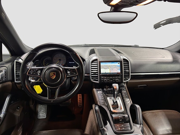 Porsche Cayenne S 12 of 17