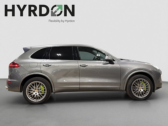 Porsche Cayenne S 7 of 17