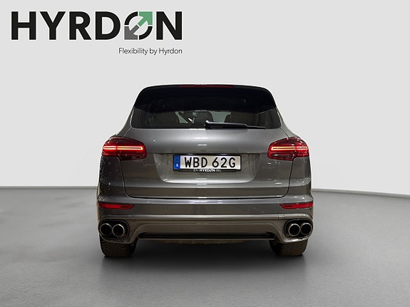 Porsche Cayenne S 5 of 5