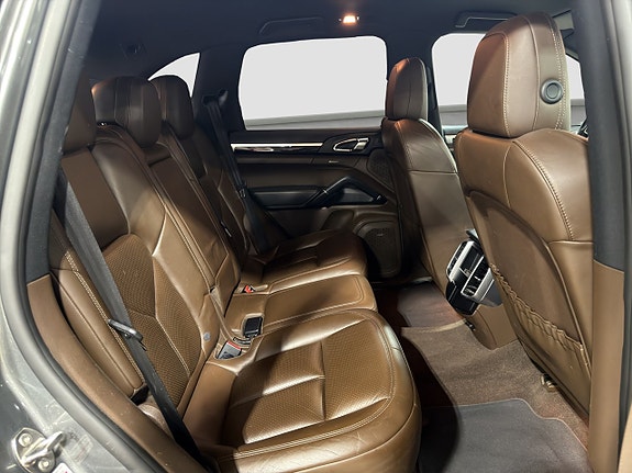 Porsche Cayenne S 15 of 17
