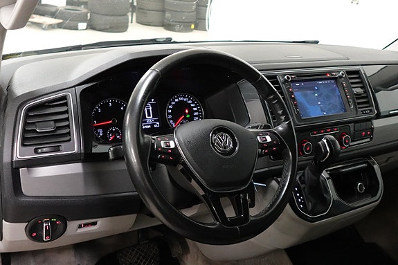 Volkswagen Multivan 5 of 20